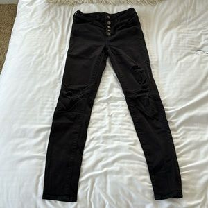 Women’s black skinny jeans
